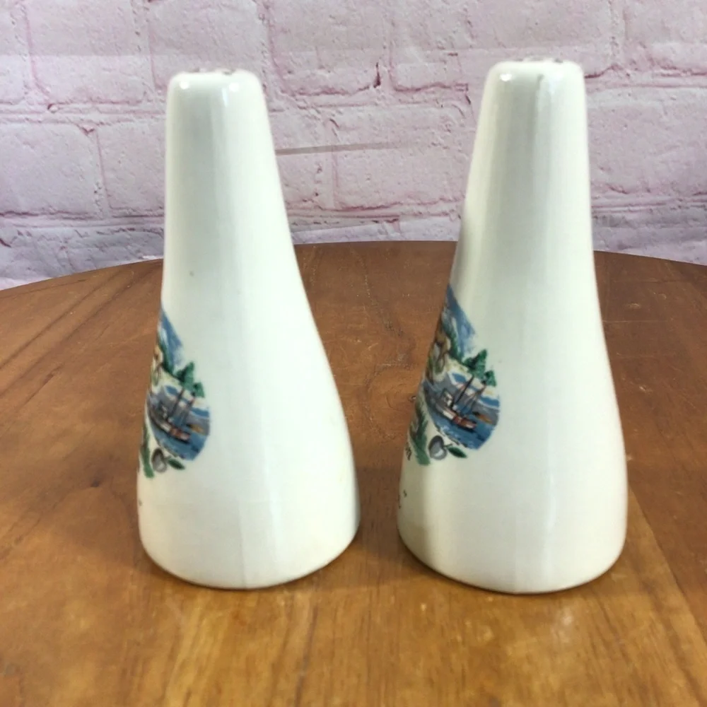 Vintage Souvenir Tacoma, Washington Ceramic Salt Shakers